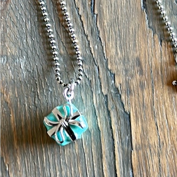 EUC Tiffany Blue Box Pendant with 20” Sterling Beaded Chain - Picture 2 of 12